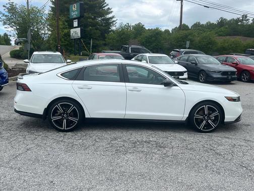 Platinum White Pearl 2023 Honda Accord Hybrid
