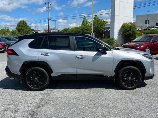 2024 Toyota RAV4 Hybrid SE