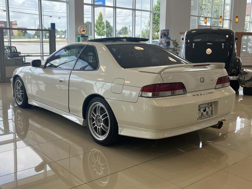 Photo 4 of 22 of 2001 Honda Prelude Type SH