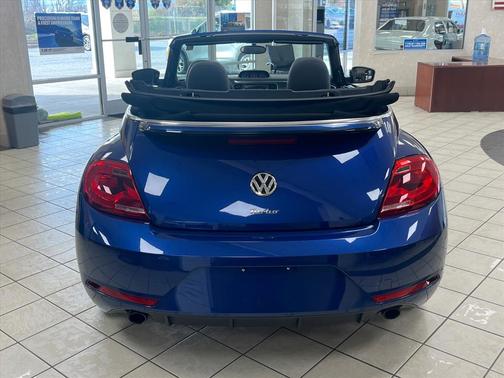 2013 Volkswagen Beetle Base