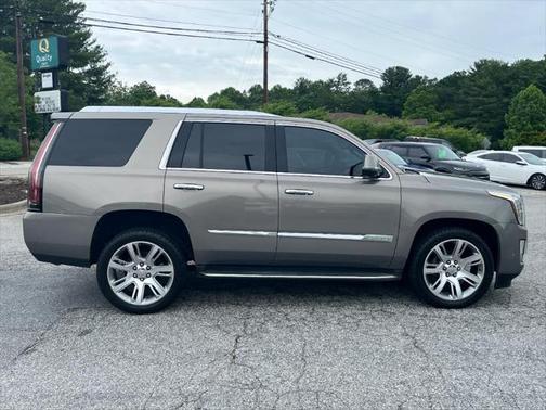2017 Cadillac Escalade Luxury