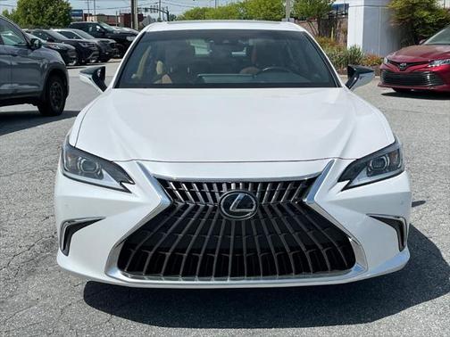 2023 Lexus ES 300h Base