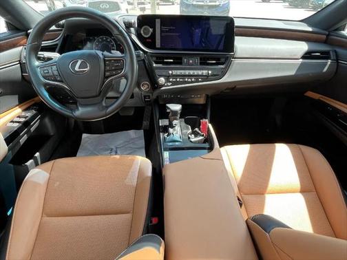 2023 Lexus ES 300h Base
