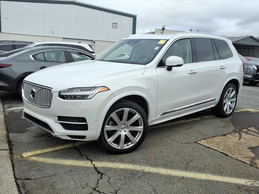 2019 Volvo XC90 T8 Inscription
