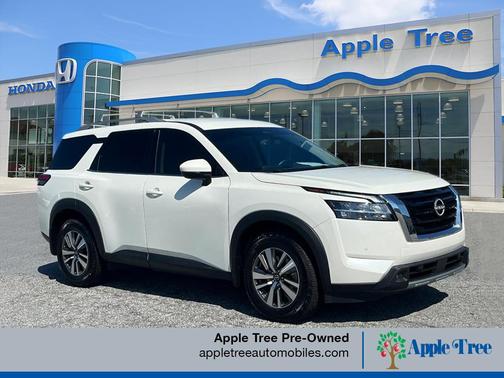2024 Nissan Pathfinder SL
