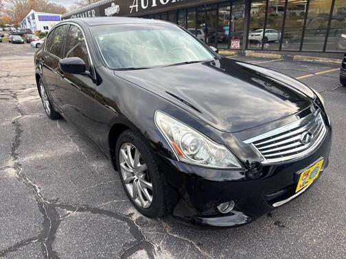 2011 INFINITI G37x Base