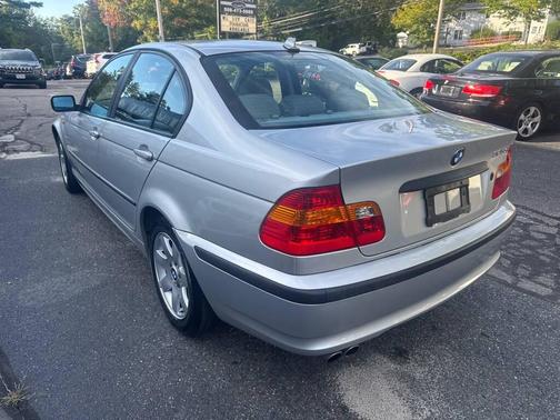 2004 BMW 325 325xi AWD 4dr Sedan
