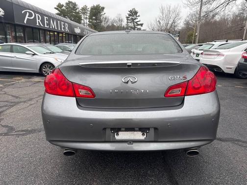2011 INFINITI G37x Base