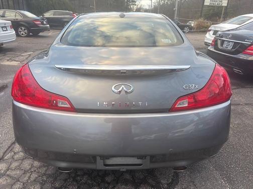 2011 INFINITI G37x Base