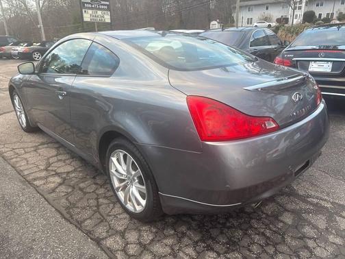 2011 INFINITI G37x Base