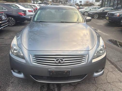 2011 INFINITI G37x Base