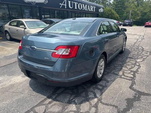 2010 Ford Taurus SE