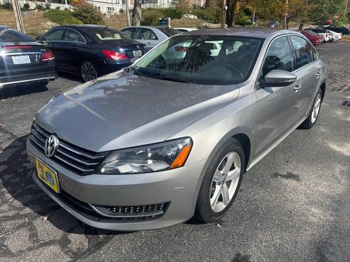 2012 Volkswagen Passat 2.5 SE