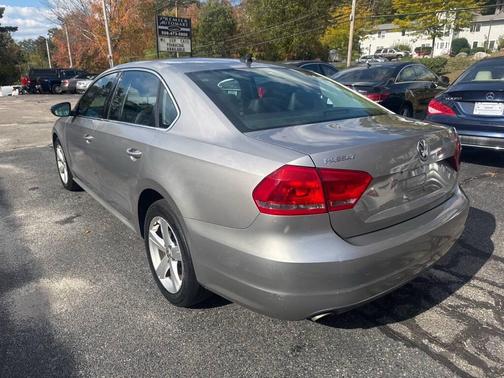 2012 Volkswagen Passat 2.5 SE