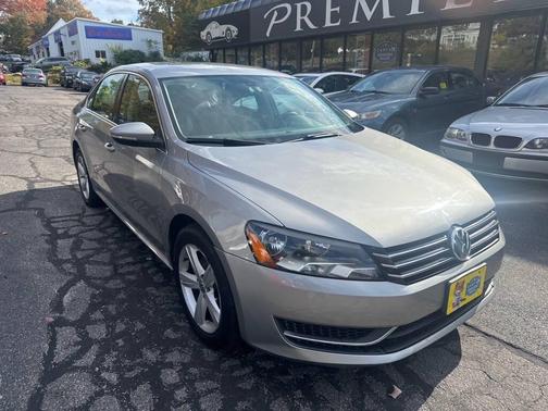 2012 Volkswagen Passat 2.5 SE