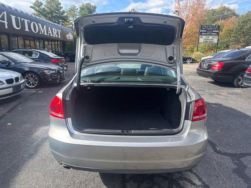 2012 Volkswagen Passat 2.5 SE