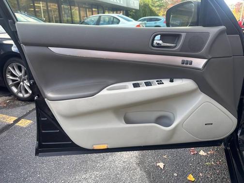 2013 INFINITI G37x Base