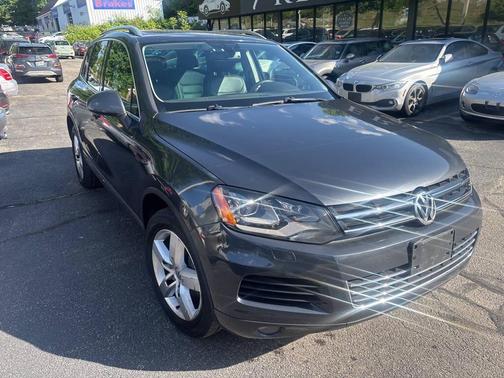 Gray 2013 Volkswagen Touareg VR6 Lux