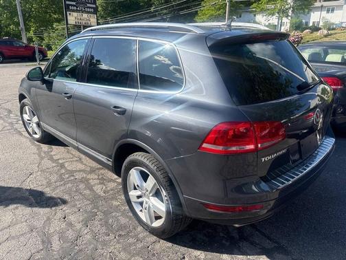Gray 2013 Volkswagen Touareg VR6 Lux
