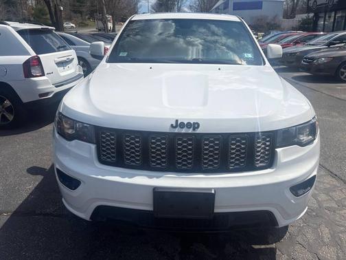 Bright White Clearcoat 2017 Jeep Grand Cherokee Altitude