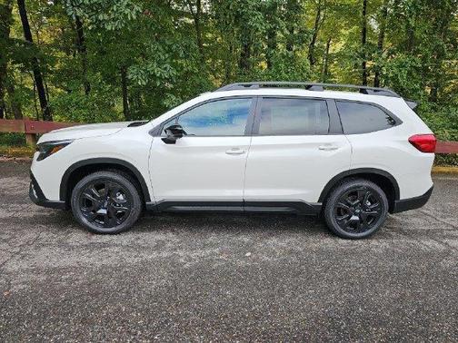 White Pearl 2027 Subaru Ascent Onyx Edition