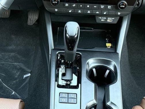 Black / Silver 2026 Subaru Outback Touring XT