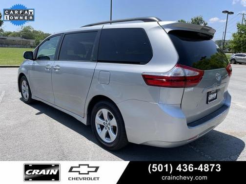 2019 Toyota Sienna LE