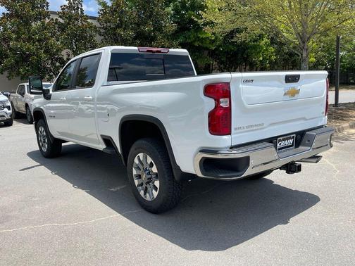 Summit White 2026 Chevrolet Silverado 2500 LT
