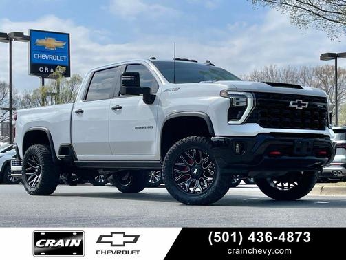 Summit White 2024 Chevrolet Silverado 2500 4WD Crew Cab Standard Bed ZR2