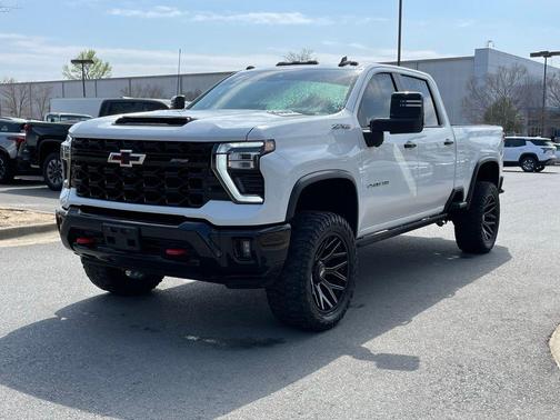 Summit White 2024 Chevrolet Silverado 2500 4WD Crew Cab Standard Bed ZR2