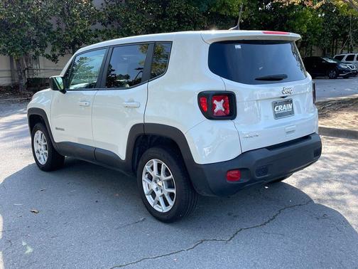 Alpine White Clearcoat 2023 Jeep Renegade Latitude
