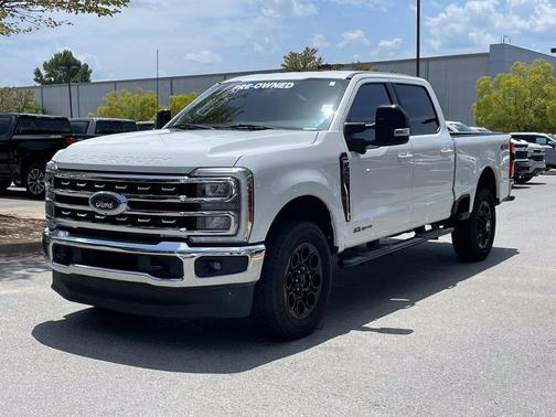 Oxford White 2024 Ford F-250 Lariat