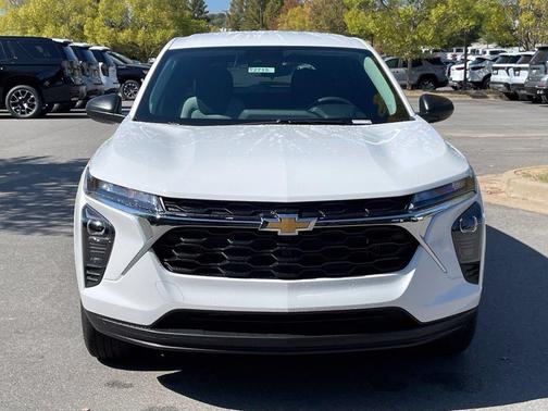 Summit White 2026 Chevrolet Trax LS