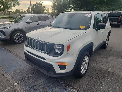 Alpine White Clearcoat 2023 Jeep Renegade Latitude