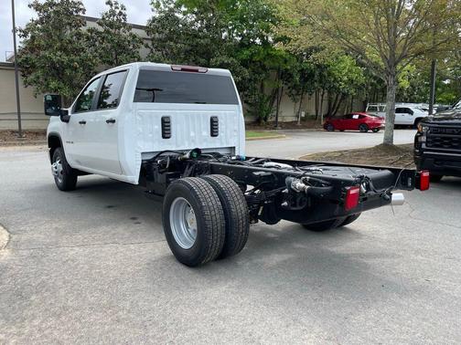 Summit White 2026 Chevrolet Silverado 3500 WT