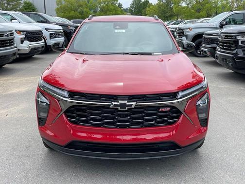 Red 2026 Chevrolet Trax FWD 2RS