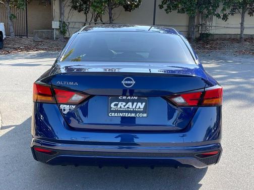Black 2025 Nissan Sentra SV