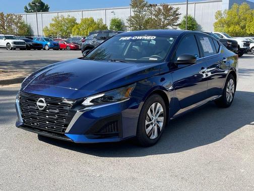 Black 2025 Nissan Sentra SV