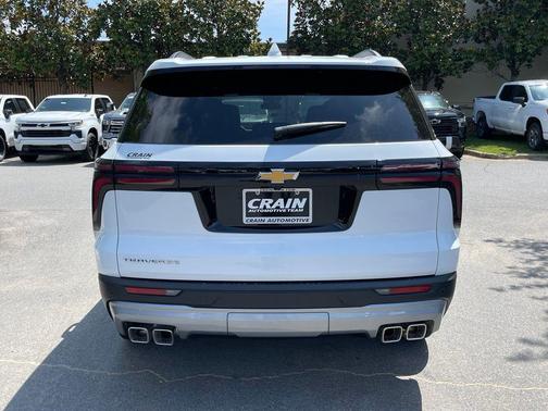 Summit White 2026 Chevrolet Traverse LT