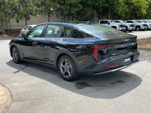 Aurora Black Pearl 2025 Kia K4 LXS
