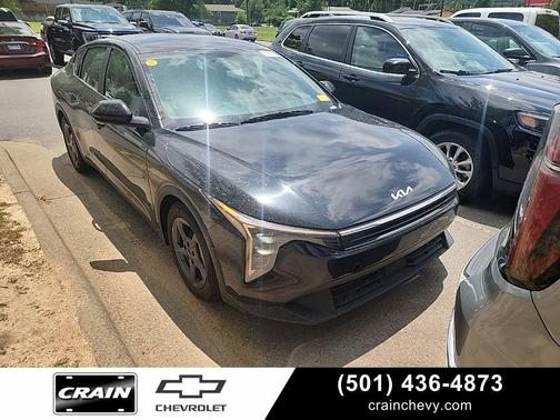 Aurora Black Pearl 2025 Kia K4 LXS