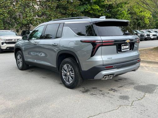 Sterling Gray Metallic 2026 Chevrolet Traverse LT