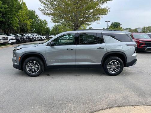 Sterling Gray Metallic 2026 Chevrolet Traverse LT