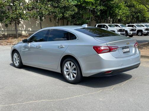 Silver Ice Metallic 2022 Chevrolet Malibu FWD LT