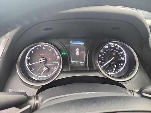 White 2022 Toyota Camry SE