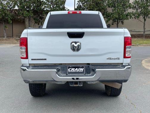 Bright White Clearcoat 2024 RAM 2500 Big Horn Crew Cab 4x4 6'4' Box
