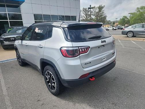 Silver Zynith Metallic Clearcoat 2024 Jeep Compass Trailhawk
