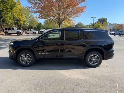 Black Metallic 2027 Chevrolet Traverse LT