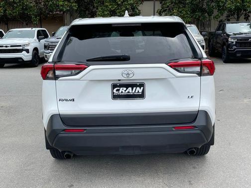 Ice Cap 2025 Toyota RAV4 LE