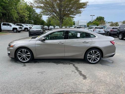 Mineral Gray Metallic 2022 Chevrolet Malibu FWD LT